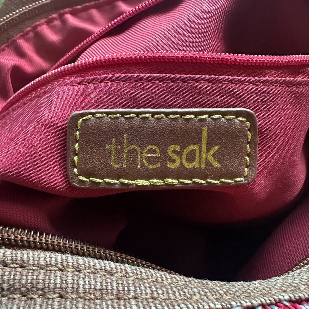 The Sak Brown and Red Crossbody Bag with Bohemian Style - Picture 8 of 10